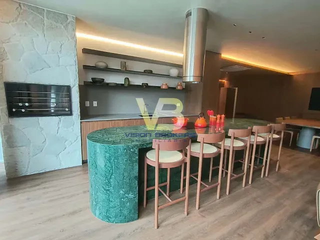 Apartamento 3 quartos e 4 banheiros, à venda, no bairro Água Verde em Curitiba