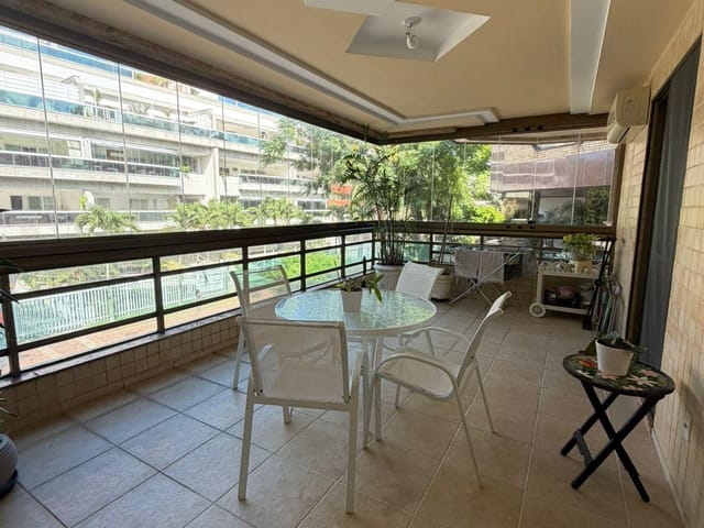 Apartamento com 114m² 3 quartos e 3 banheiros, para alugar, no bairro Recreio dos Bandeirantes em Rio de Janeiro