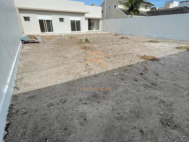 Casa 3 quartos e 4 banheiros, à venda, no bairro Laranjal em Pelotas