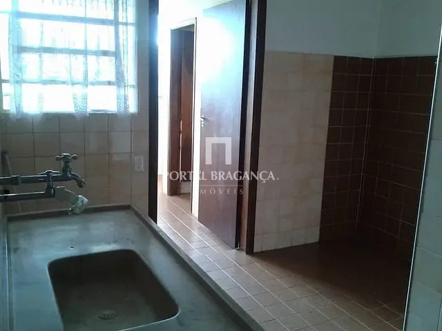 Apartamento com 88m² 3 quartos e 2 banheiros, para alugar, no bairro Centro em Bragança Paulista