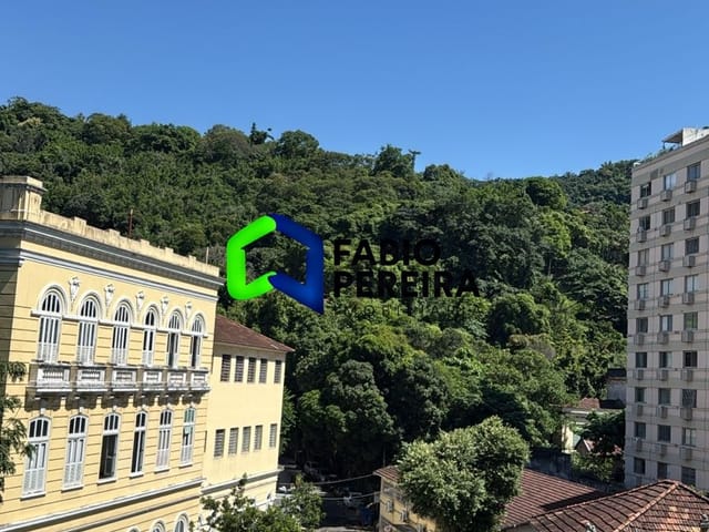 Apartamento com 140m² 3 quartos e 2 banheiros, à venda, no bairro Laranjeiras em Rio de Janeiro