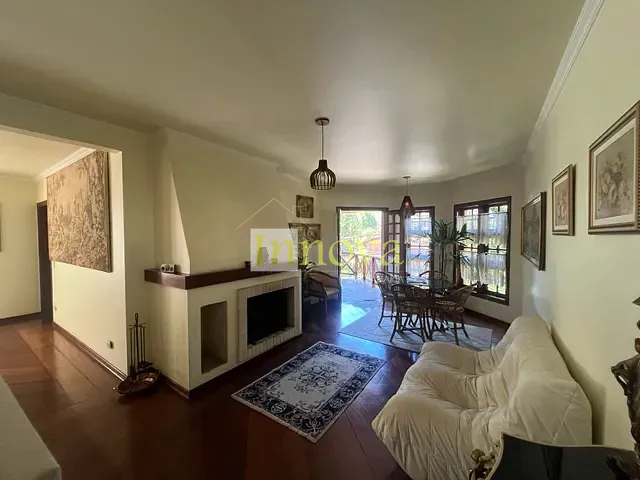 Apartamento 4 quartos e 3 banheiros, à venda, no bairro Vila Capivari em Campos do Jordão