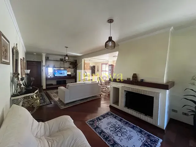 Apartamento 4 quartos e 3 banheiros, à venda, no bairro Vila Capivari em Campos do Jordão