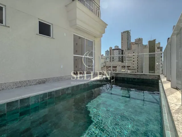 Apartamento com 369m² 3 quartos e 3 banheiros, à venda, no bairro Centro em Balneário Camboriú