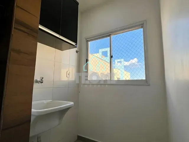 Apartamento 2 quartos e 1 banheiro, à venda, no bairro Jardim Gurilândia em Taubaté