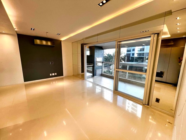Apartamento com 178m² 3 quartos e 2 banheiros, à venda, no bairro Gleba Fazenda Palhano em Londrina