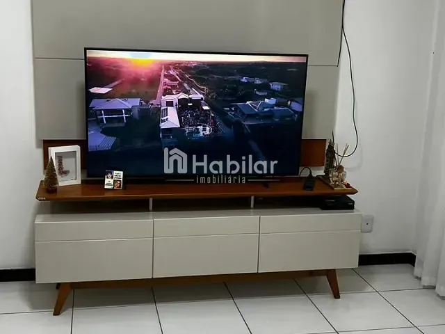 Apartamento 2 quartos e 2 banheiros, para alugar, no bairro Graça em Salvador
