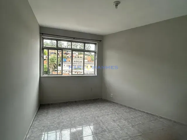 Apartamento 3 quartos e 2 banheiros, para alugar, no bairro Centro em Petrópolis