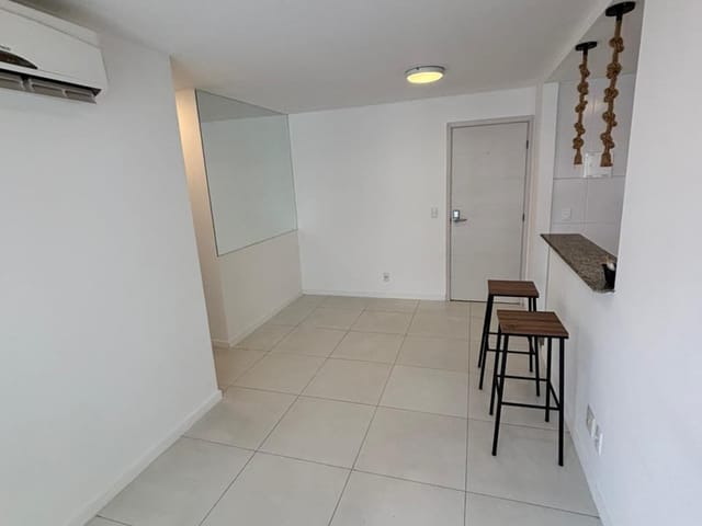 Apartamento com 66m² 2 quartos e 2 banheiros, para alugar, no bairro Recreio dos Bandeirantes em Rio de Janeiro
