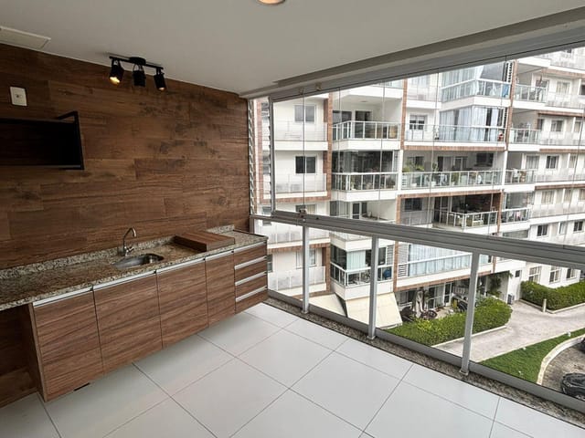 Apartamento com 66m² 2 quartos e 2 banheiros, para alugar, no bairro Recreio dos Bandeirantes em Rio de Janeiro