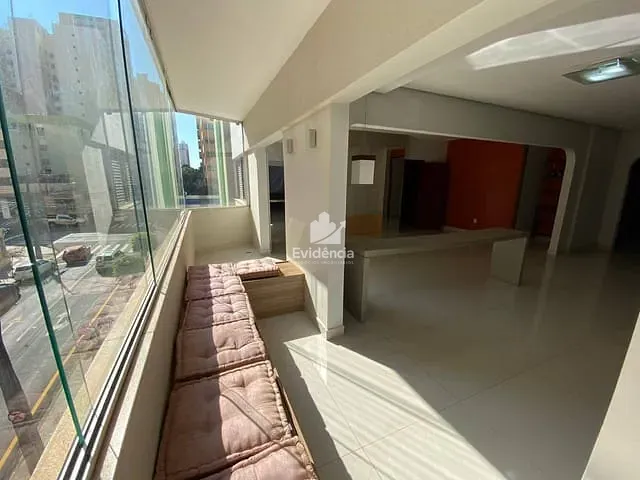 Apartamento com 243m² 3 quartos e 5 banheiros, à venda, no bairro Centro em Londrina