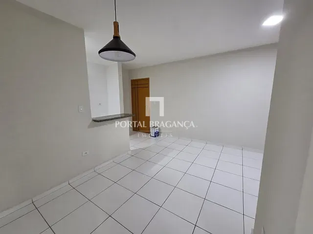 Apartamento 2 quartos e 1 banheiro, para alugar, no bairro Bairro Jardim São Lourenço em Bragança Paulista