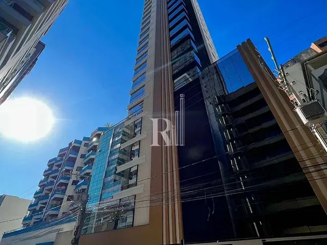 Apartamento 3 quartos e 4 banheiros, à venda, no bairro Meia Praia em Itapema