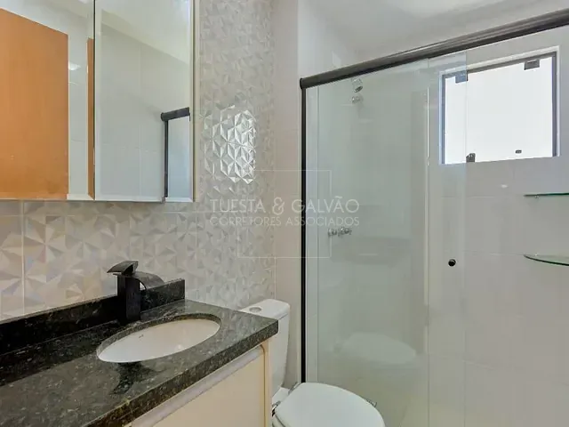 Apartamento com 60m² 2 quartos e 2 banheiros, para alugar, no bairro Guaíra em Curitiba