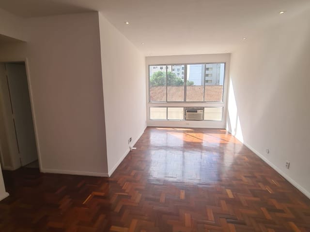 Apartamento com 105m² 3 quartos e 3 banheiros, para alugar, no bairro Copacabana em Rio de Janeiro