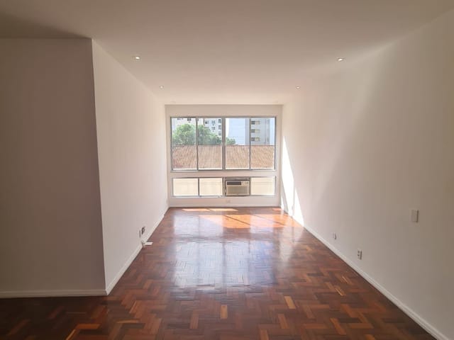 Apartamento com 105m² 3 quartos e 3 banheiros, para alugar, no bairro Copacabana em Rio de Janeiro