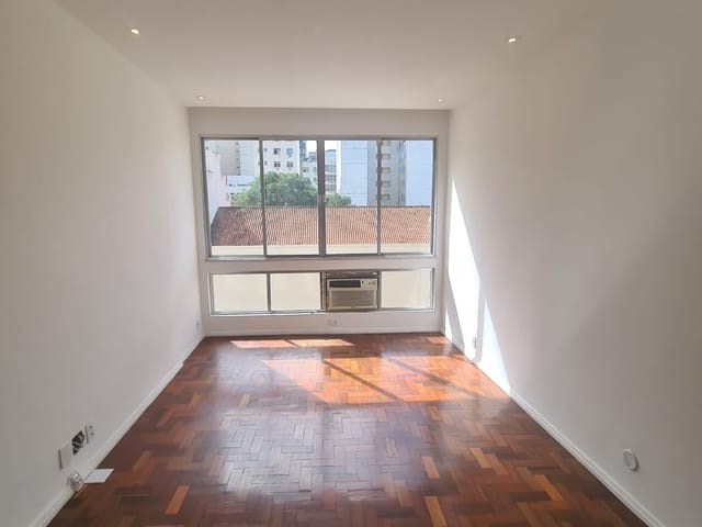Apartamento com 105m² 3 quartos e 3 banheiros, para alugar, no bairro Copacabana em Rio de Janeiro