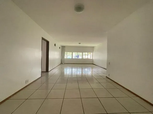 Apartamento 3 quartos e 2 banheiros, para alugar, no bairro Asa Sul em Brasília