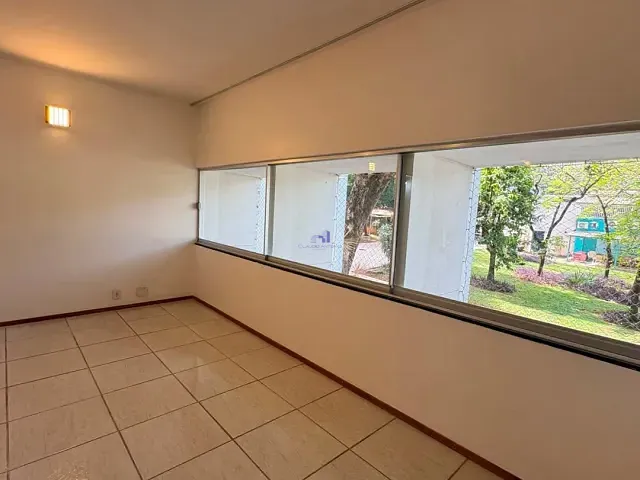 Apartamento 3 quartos e 2 banheiros, para alugar, no bairro Asa Sul em Brasília