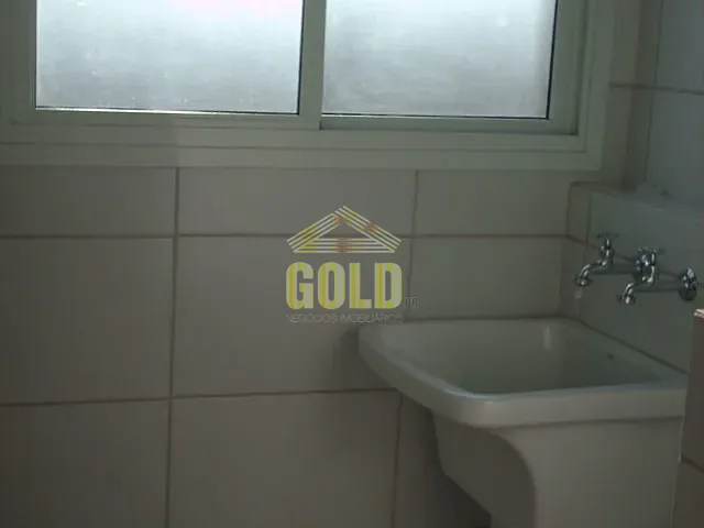 Apartamento 3 quartos e 1 banheiro, à venda, no bairro Champagnat em Londrina