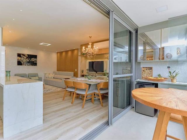 Apartamento com 107m² 3 quartos e 3 banheiros, à venda, no bairro Centro em Curitiba