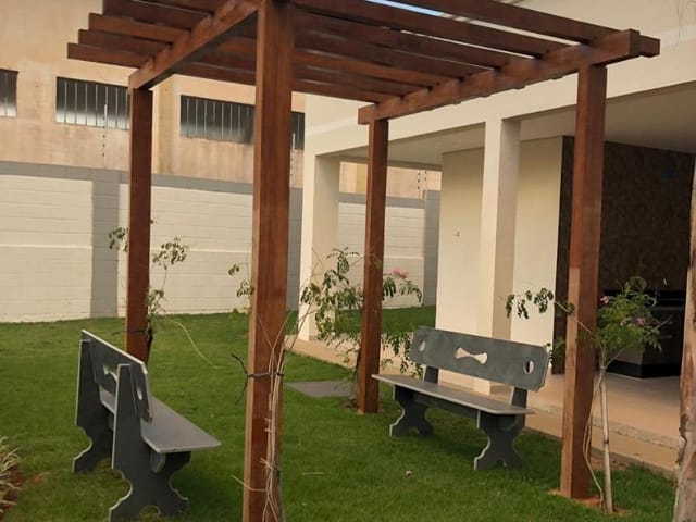 Apartamento 2 quartos e 1 banheiro, para alugar, no bairro Chácara Manella em Cambé