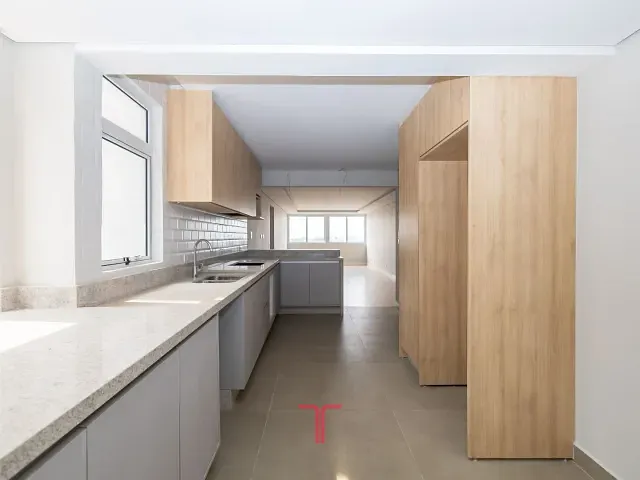 Apartamento com 167m² 3 quartos e 2 banheiros, à venda, no bairro Cabral em Curitiba