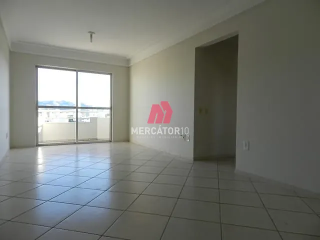 Apartamento 2 quartos e 2 banheiros, para alugar, no bairro Victor Konder em Blumenau