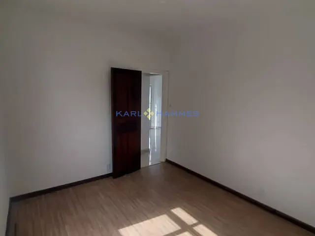 Apartamento com 70m² 2 quartos e 1 banheiro, à venda ou para alugar, no bairro São Sebastião em Petrópolis
