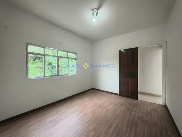 Apartamento com 70m² 2 quartos e 1 banheiro, à venda ou para alugar, no bairro São Sebastião em Petrópolis