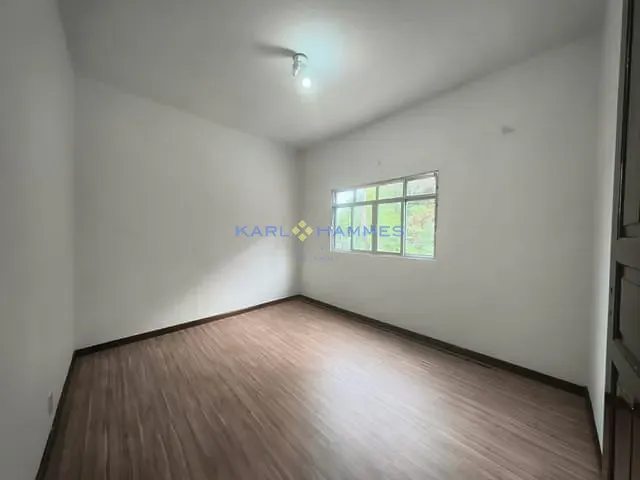 Apartamento com 70m² 2 quartos e 1 banheiro, à venda ou para alugar, no bairro São Sebastião em Petrópolis