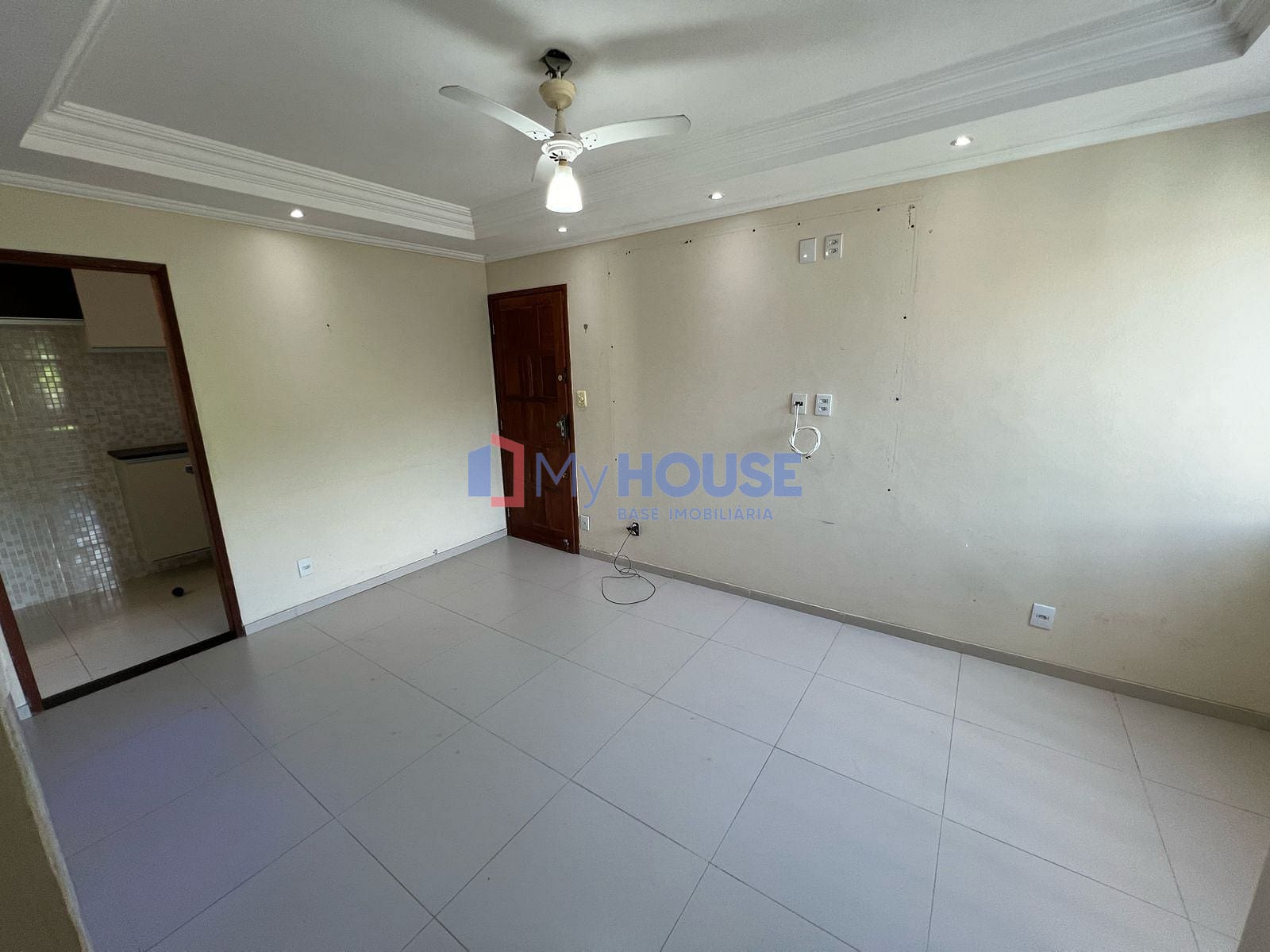 Apartamento à venda com 3 quartos, 68m² - Foto 2