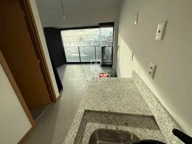 Apartamento 1 quarto e 1 banheiro, à venda, no bairro Barra em Salvador