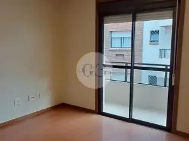 Apartamento 3 quartos e 2 banheiros, para alugar, no bairro Centro em Pelotas