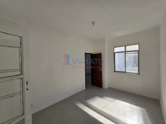Apartamento 2 quartos e 1 banheiro, para alugar, no bairro Ramos em Rio de Janeiro