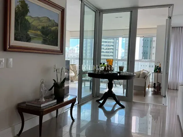 Apartamento 3 quartos e 5 banheiros, à venda, no bairro Gleba Fazenda Palhano em Londrina