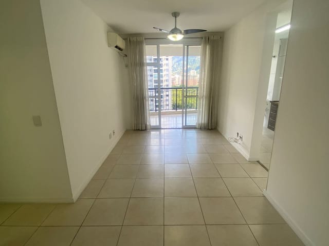 Apartamento com 70m² 2 quartos e 2 banheiros, para alugar, no bairro Jacarepaguá em Rio de Janeiro