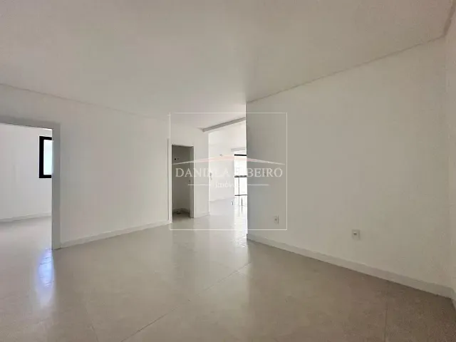 Apartamento 3 quartos e 4 banheiros, à venda, no bairro Perequê em Porto Belo