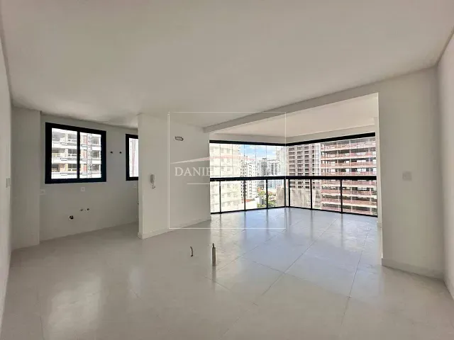 Apartamento 3 quartos e 4 banheiros, à venda, no bairro Perequê em Porto Belo