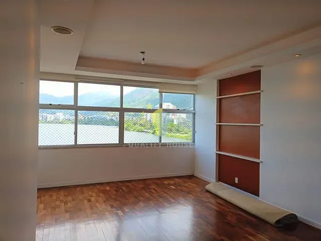 Apartamento com 110m² 3 quartos e 2 banheiros, para alugar, no bairro Lagoa em Rio de Janeiro
