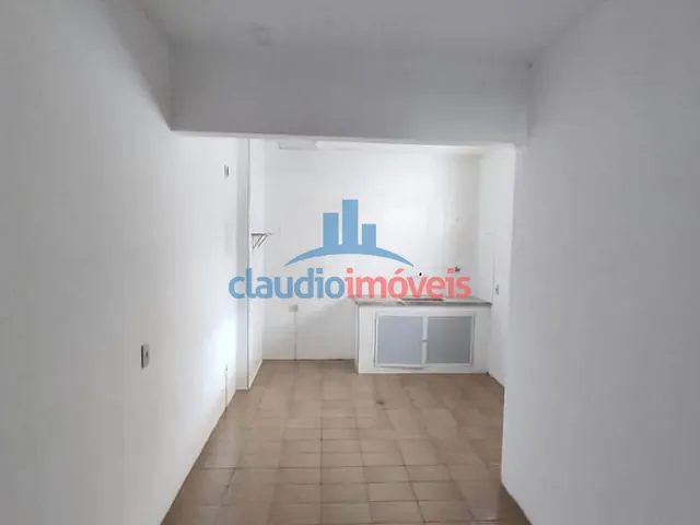 Apartamento 2 quartos e 1 banheiro, para alugar, no bairro Santa Rosa em Barra Mansa