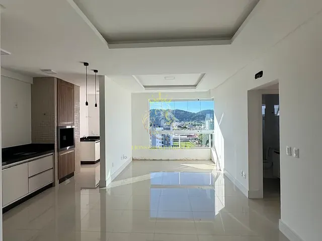 Apartamento 2 quartos e 2 banheiros, à venda, no bairro Centro em Camboriú