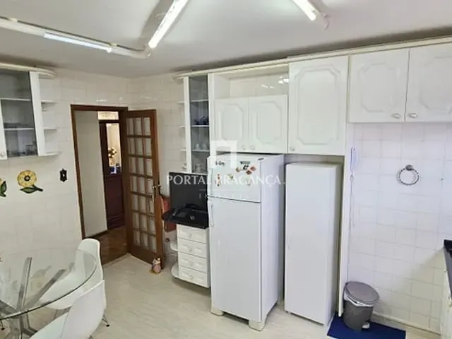 Apartamento com 124m² 2 quartos e 3 banheiros, à venda, no bairro Centro em Bragança Paulista