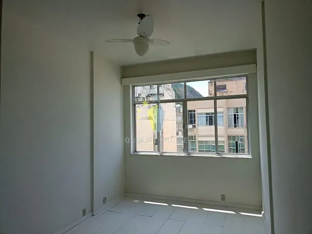 Apartamento com 55m² 1 quarto e 2 banheiros, à venda, no bairro Copacabana em Rio de Janeiro