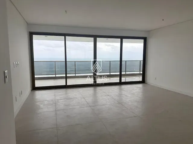 Apartamento 4 quartos e 1 banheiro, à venda, no bairro Barra em Salvador