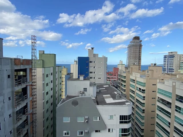 Apartamento à venda, no bairro Meia Praia em Itapema