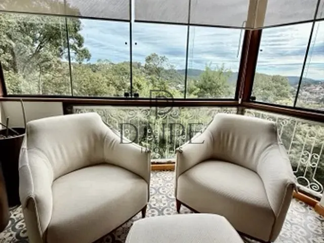 Apartamento com 165m² 3 quartos e 2 banheiros, à venda, no bairro Centro em Gramado