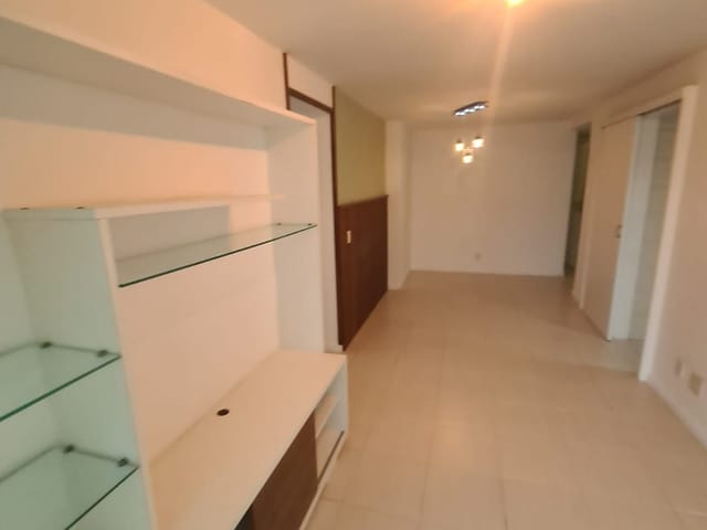 Apartamento com 60m² 2 quartos e 2 banheiros, para alugar, no bairro Barra da Tijuca em Rio de Janeiro