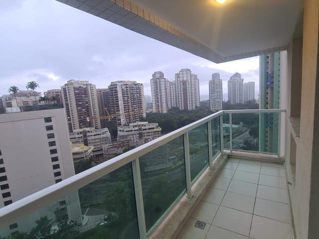 Apartamento com 60m² 2 quartos e 2 banheiros, para alugar, no bairro Barra da Tijuca em Rio de Janeiro