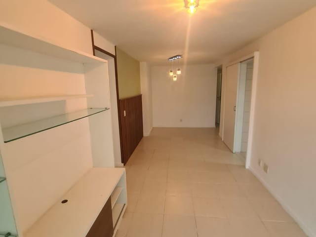 Apartamento com 60m² 2 quartos e 2 banheiros, para alugar, no bairro Barra da Tijuca em Rio de Janeiro